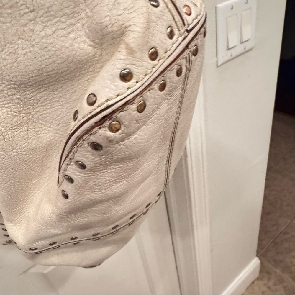 Michael Kors Astor older Studded cream leather big tote well made loved 13x12x3" - Picture 12 of 16